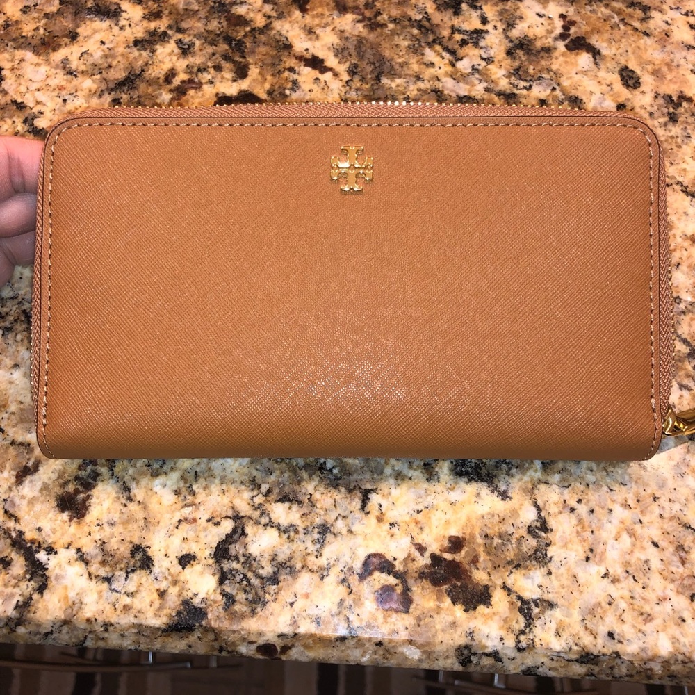 Tory Burch long wallet